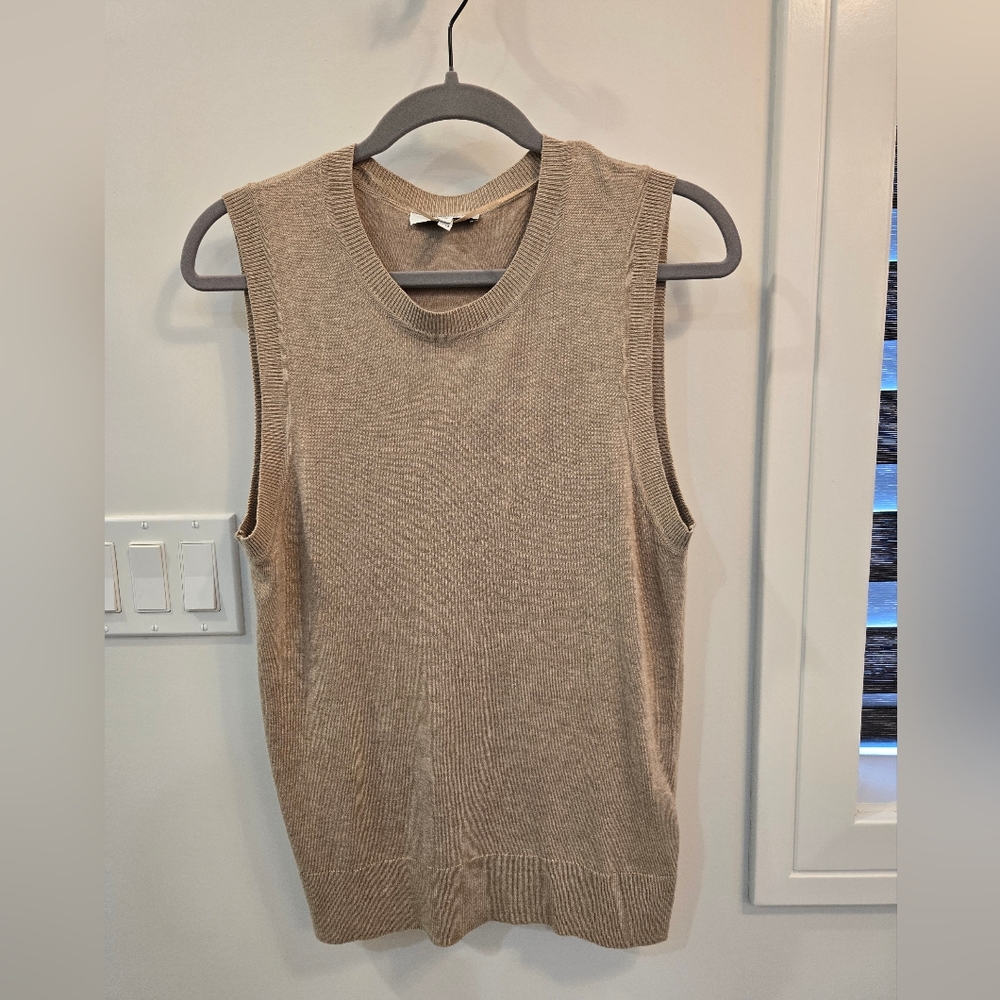 Elegant Sleeveless Beige Knit Tank Top